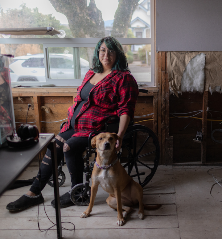 Tawnessa and service dog Kaiser / Frida