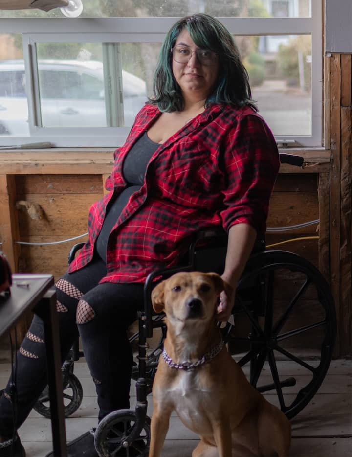 Tawnessa og tjenestehunden