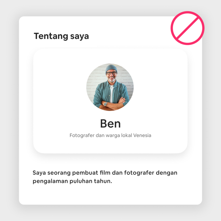 Kartu profil dengan teks yang memperkenalkan Ben sebagai warga lokal Venesia dan fotografer, menyebutkan pengalamannya selama beberapa dekade dalam pembuatan film dan fotografi.