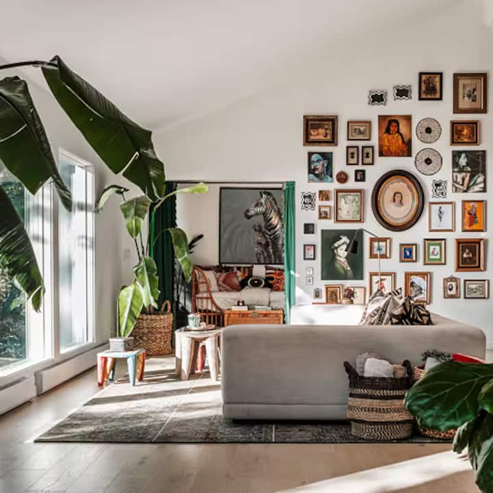 Artistic Living room