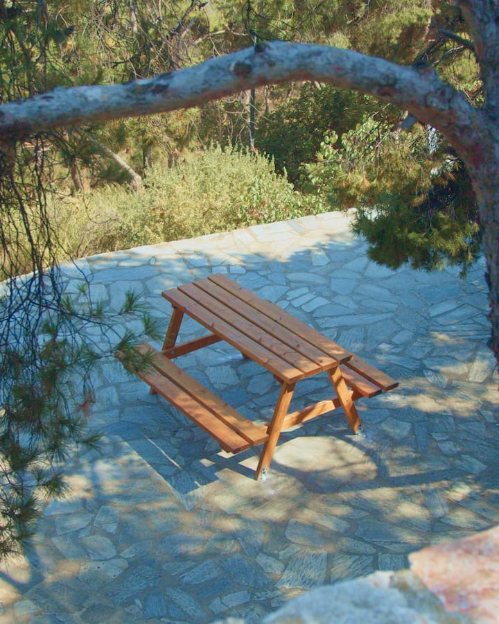Lycabettus bench 4:5
