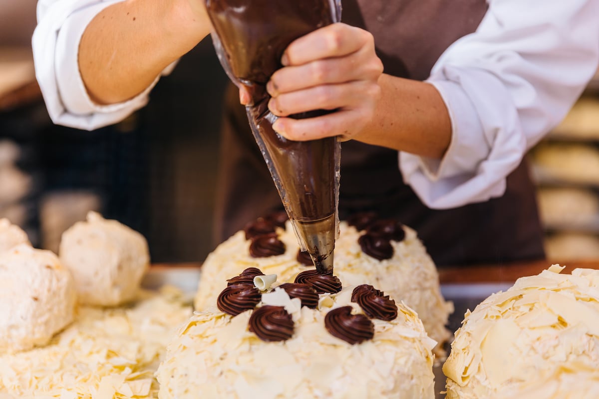 Pastry classes & tastings in Paris