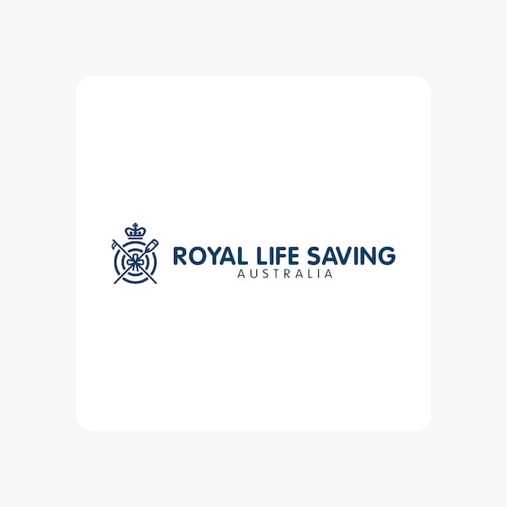 Logotipo de Royal Life Saving Australia, que se muestra como colaborador de Airbnb en materia de seguridad en verano.