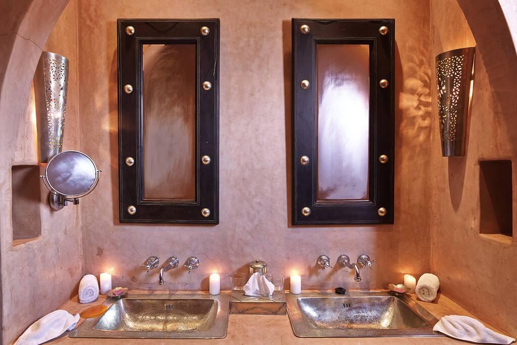 Elephant Private Bathroom