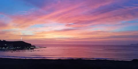 Beautiful loft apartment facing the ocean