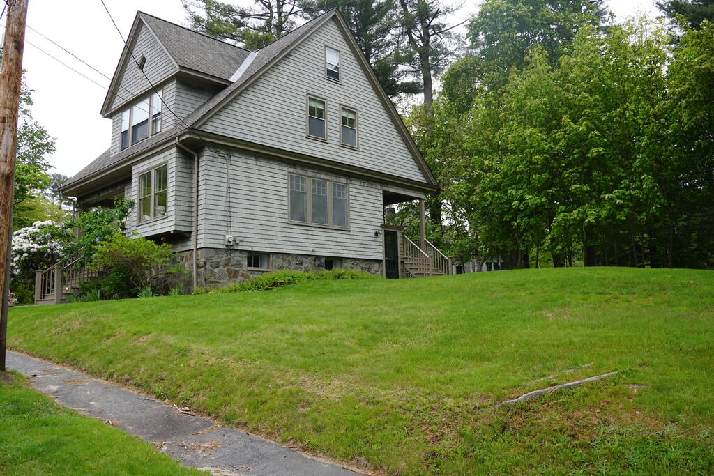 Lots of lawn space to play on