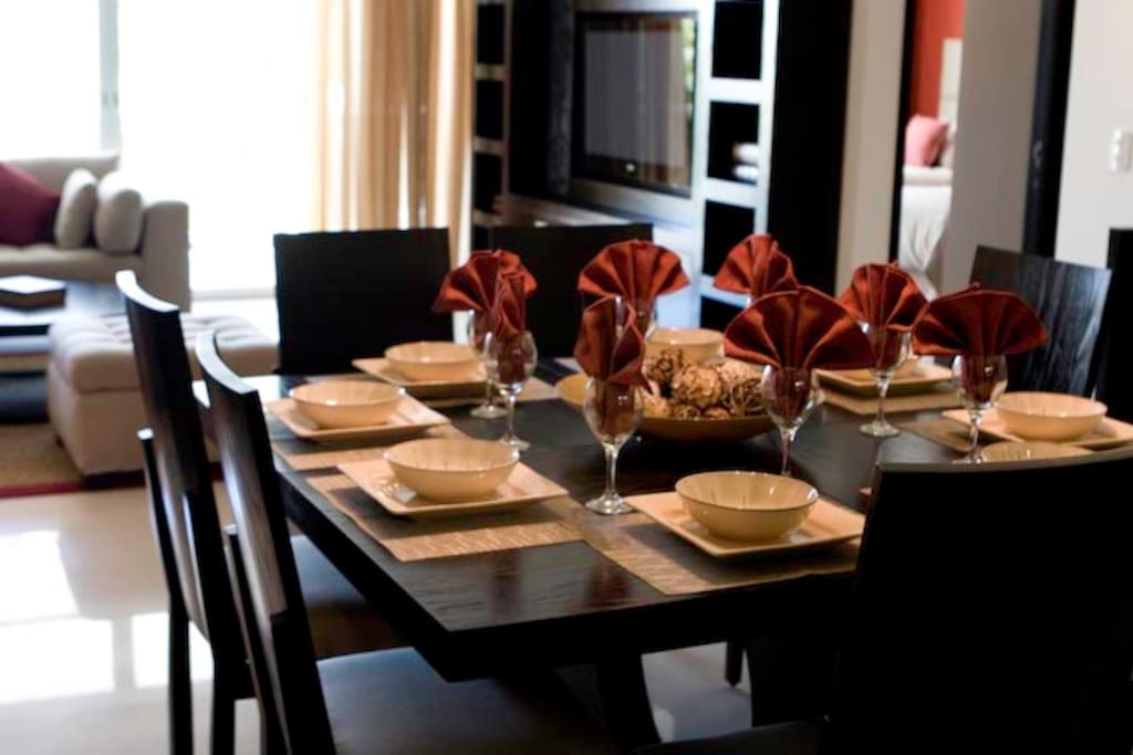Oasis12 Stunning Condo 201