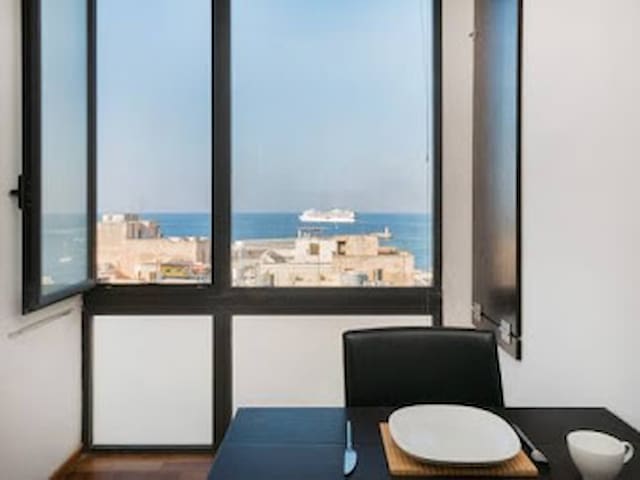 Valletta Sea View Apartment