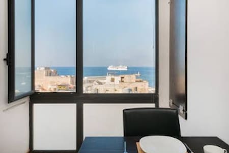 Valletta Sea View Apartment