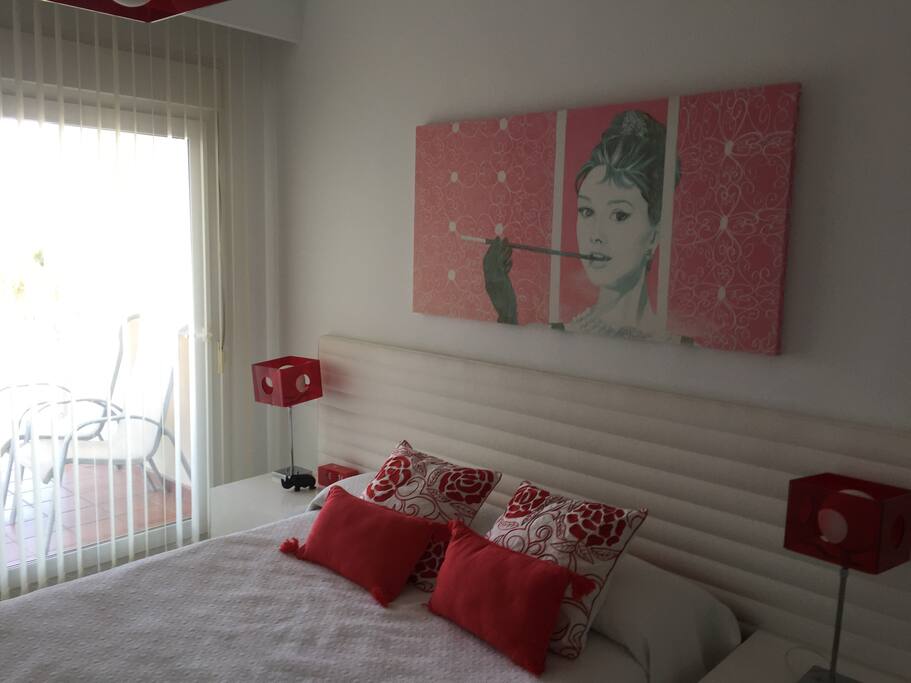 DORMITORIO CON VISTAS AL MAR.