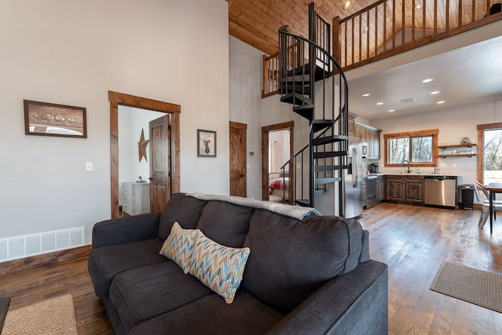 The Hideaway Cabin- Fast Track To Targhee!