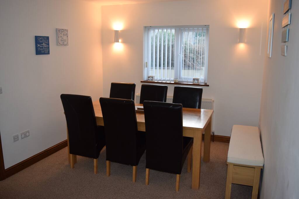 Family dining room adjoining kitchen