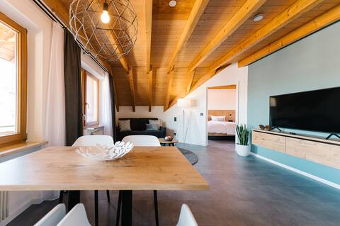 Modern 2 Room-Apt. "BlackForest Art" near Freiburg