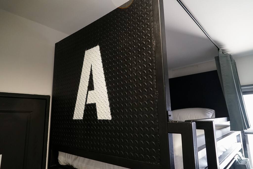 4A Bunk bed (Top)