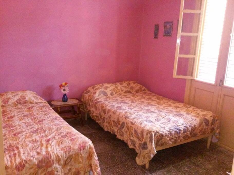 Cuarto con 2 camas 3 1/4