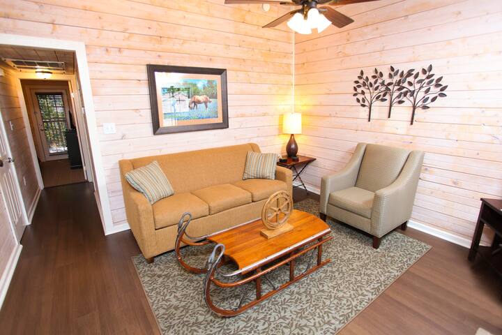 ❤️Jacuzzi Suite❤️2BR/2B ☘Lakeside Resort Getaway ⭐