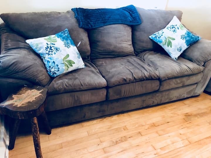 Garden Oasis Near Lakes | Fire Pit, Grill & Porch - Muskegon, MI