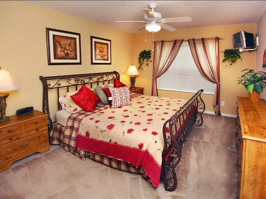 Sweet Home Vacation Rental Homes: 7 Bedrooms Pool Villa Emerald Island #4 (Bedroom)
