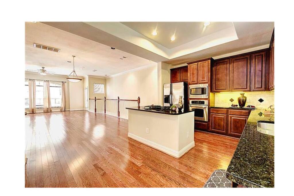 Kitchen / Living Room