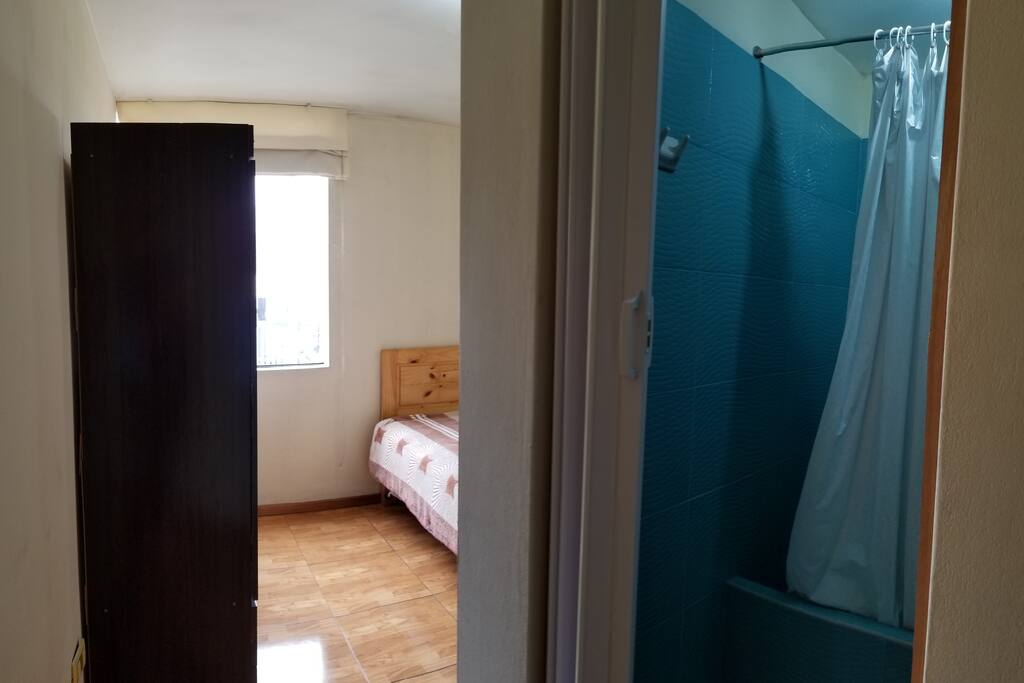 Habitación con baño privado, vista a centrum
