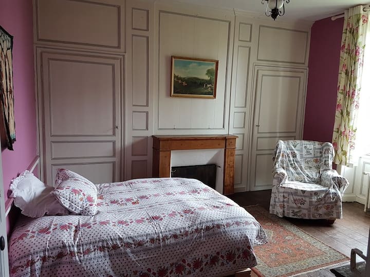 https://vimeo.com/222015145 Cécile room