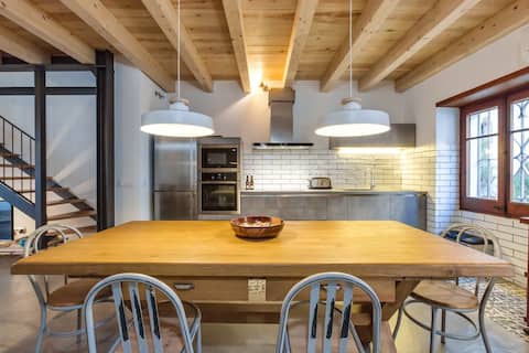 Propiedad de Airbnb exitosa: FISHERMAN HOUSE IN OLD TOWN of TOSSA DE MAR en Tossa De Mar
