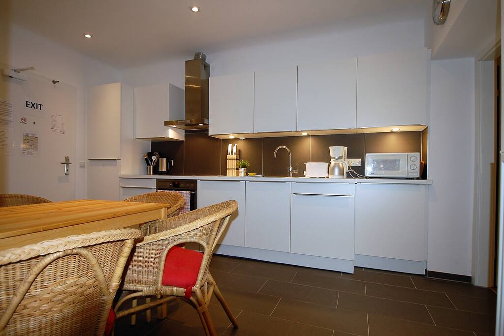 Wohnküche / Kitchen and dinining corner
