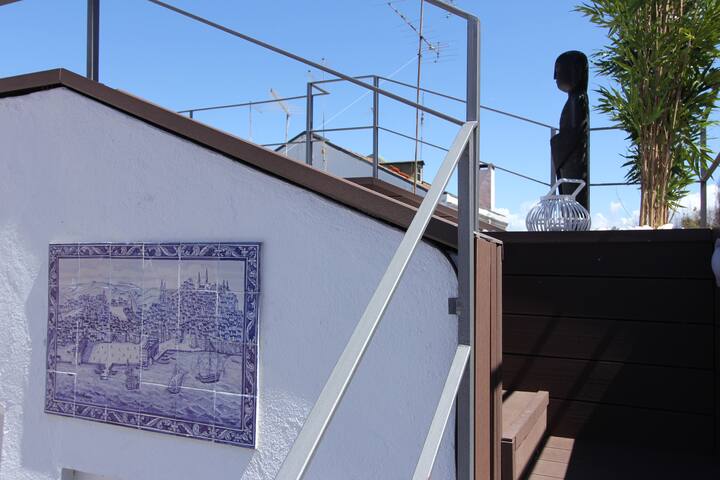 Lisbon4Real: Deluxe 3BR Rooftop in Principe Real gallery image 2