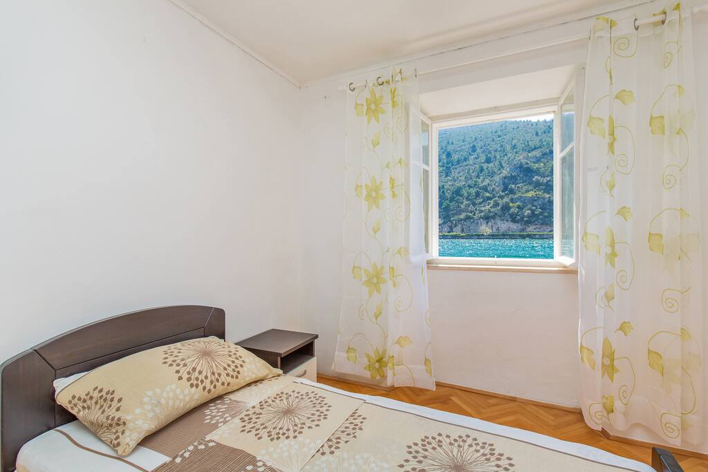 Single sea view room