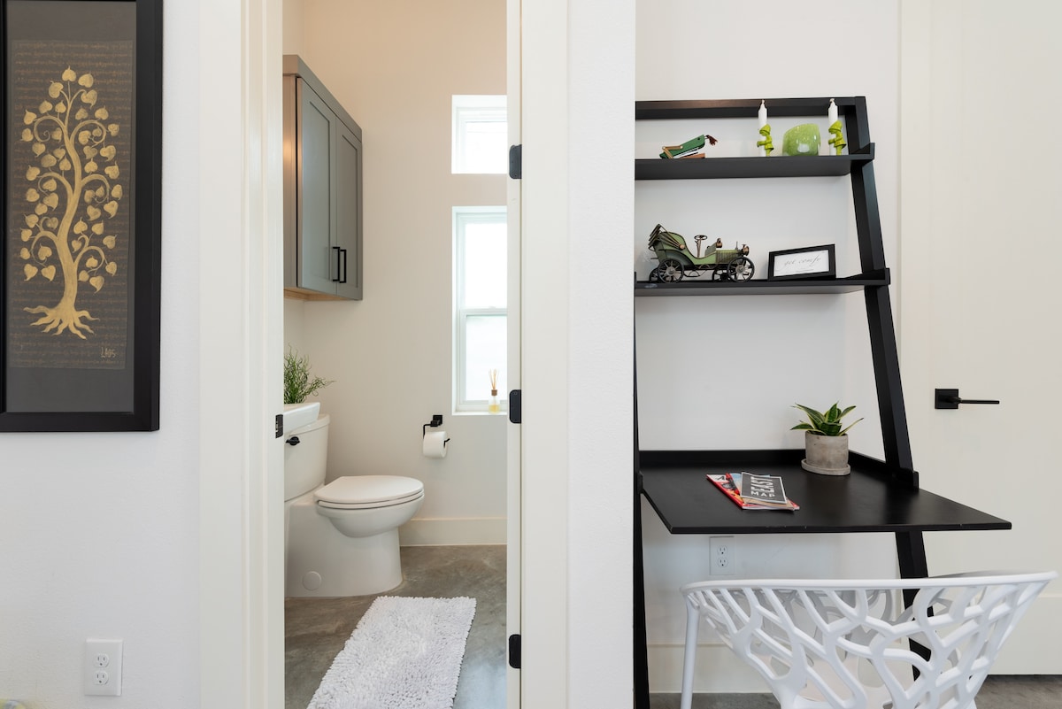 Modern Studio in the Heart of East Austin