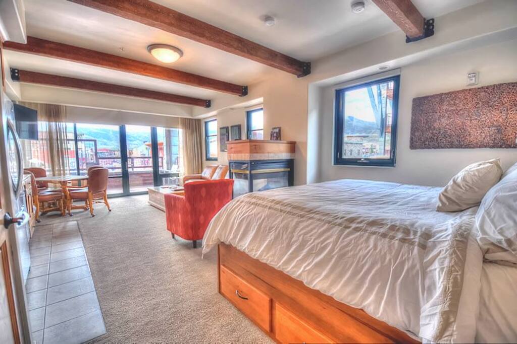 Deluxe Studio with King-sized Bed and Queen Sleeper Sofa