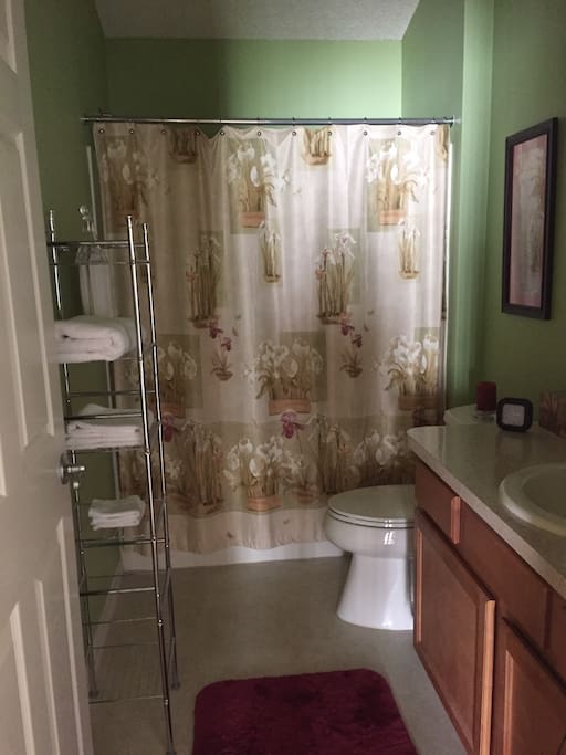 Private Bath - Tub/Shower
Combination