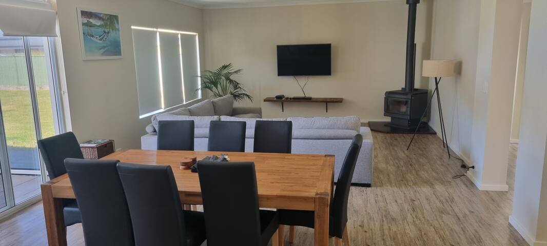 Perfect Central Residential Home in Vasse gallery image 4