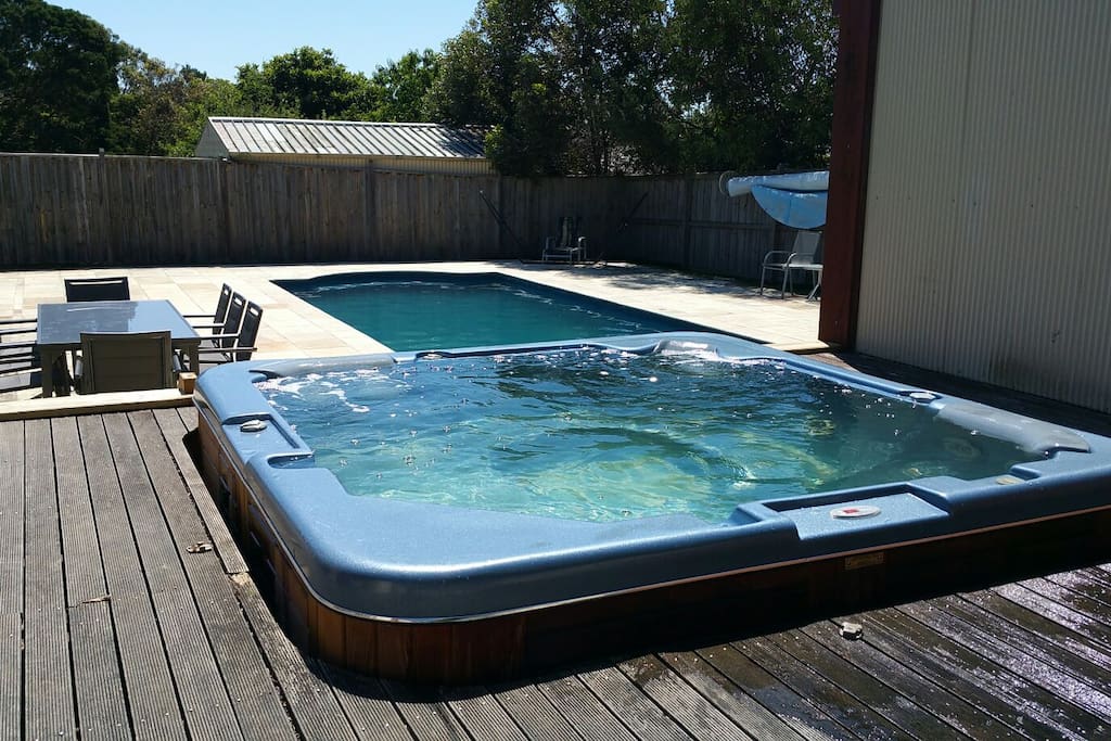 The `Island Entertainer' pool, spa, deck, beach - Villas ...