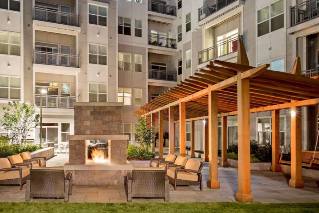 Community courtyard with Grill