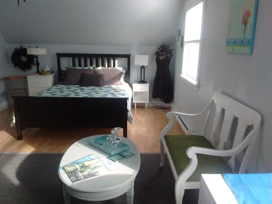 Peaceful, spacious and quiet room to relax before exploring the County
