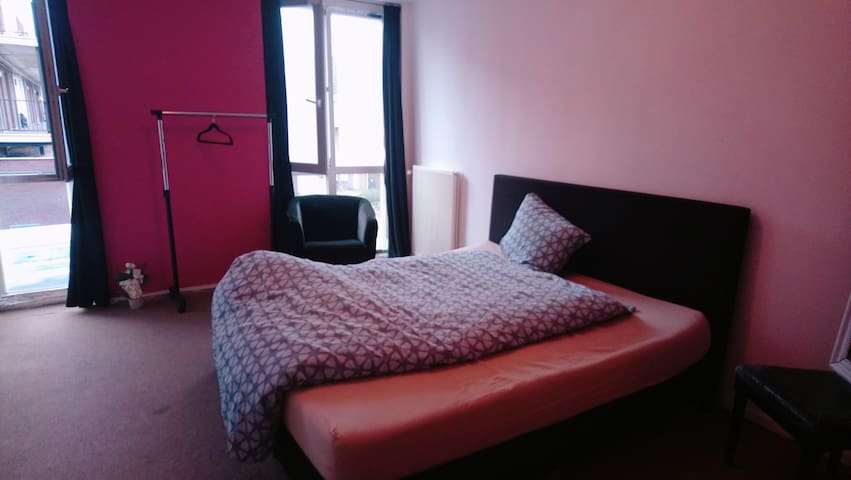 Private room nearby station and centrum