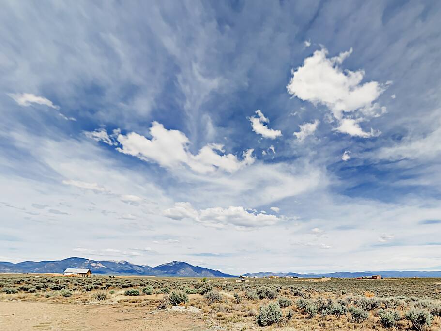 This property boasts stunning 360 views of the surrounding mountains.
