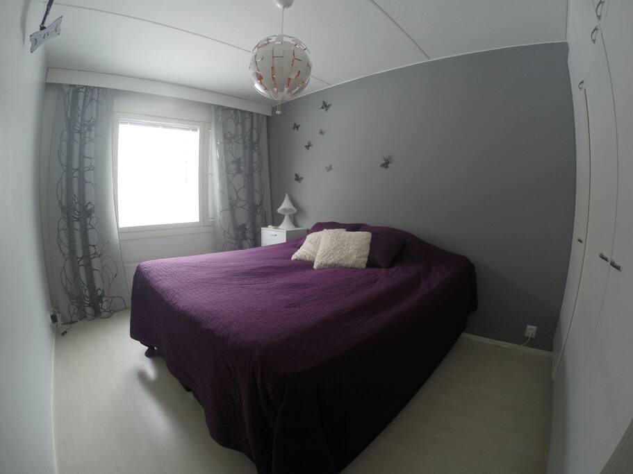 Bedroom with king size bed