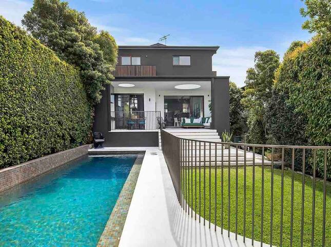 Hotel Luxury Designed House Bronte’s Best Street