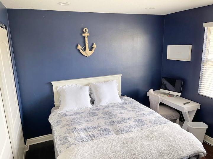 Cama king, segunda habitación con baño Jack & Jill.