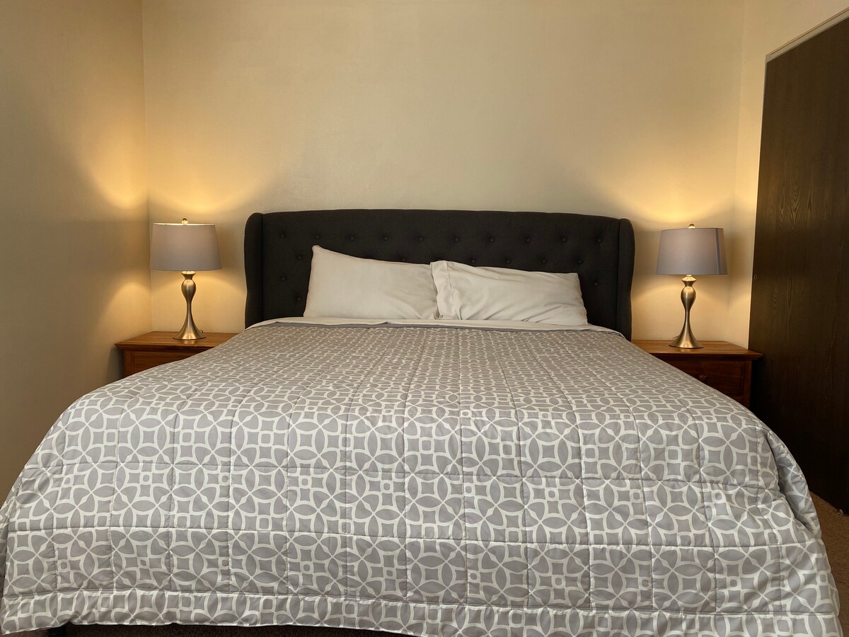 Veľká manželská posteľ