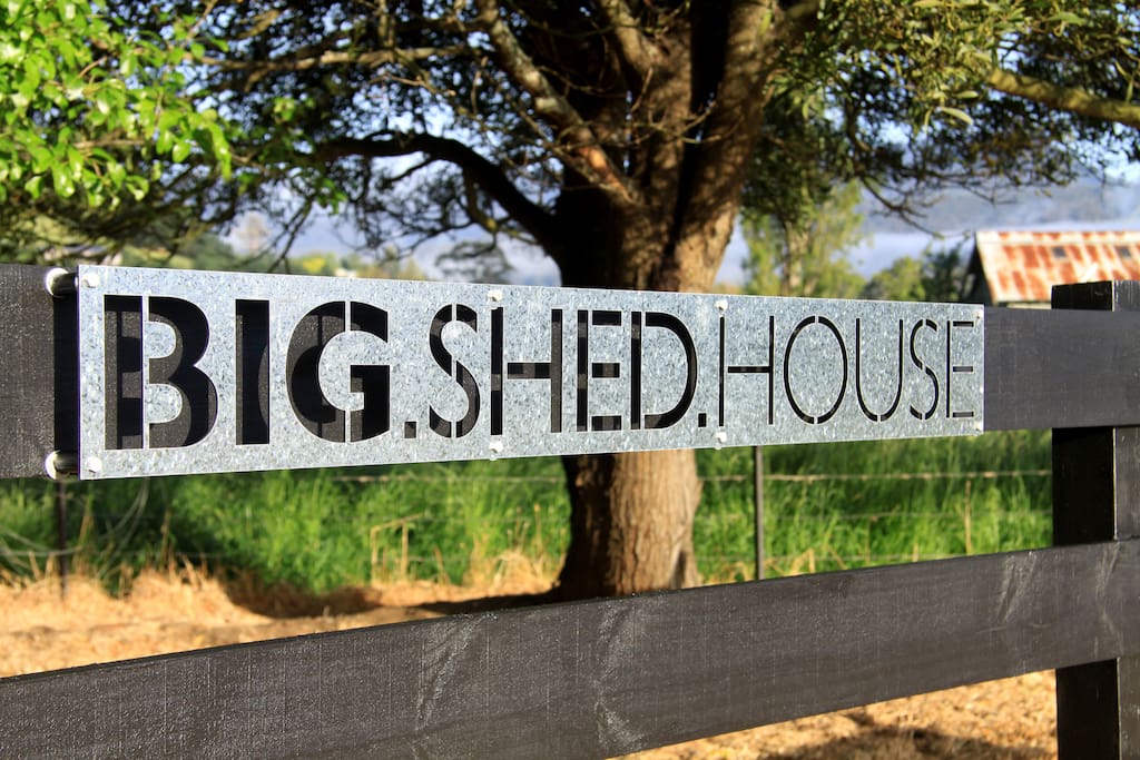 BIGSHEDHOUSE signage.