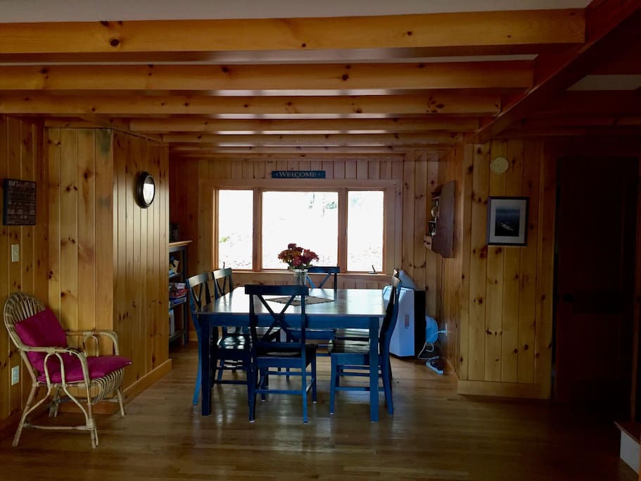 Spacious Dining Area