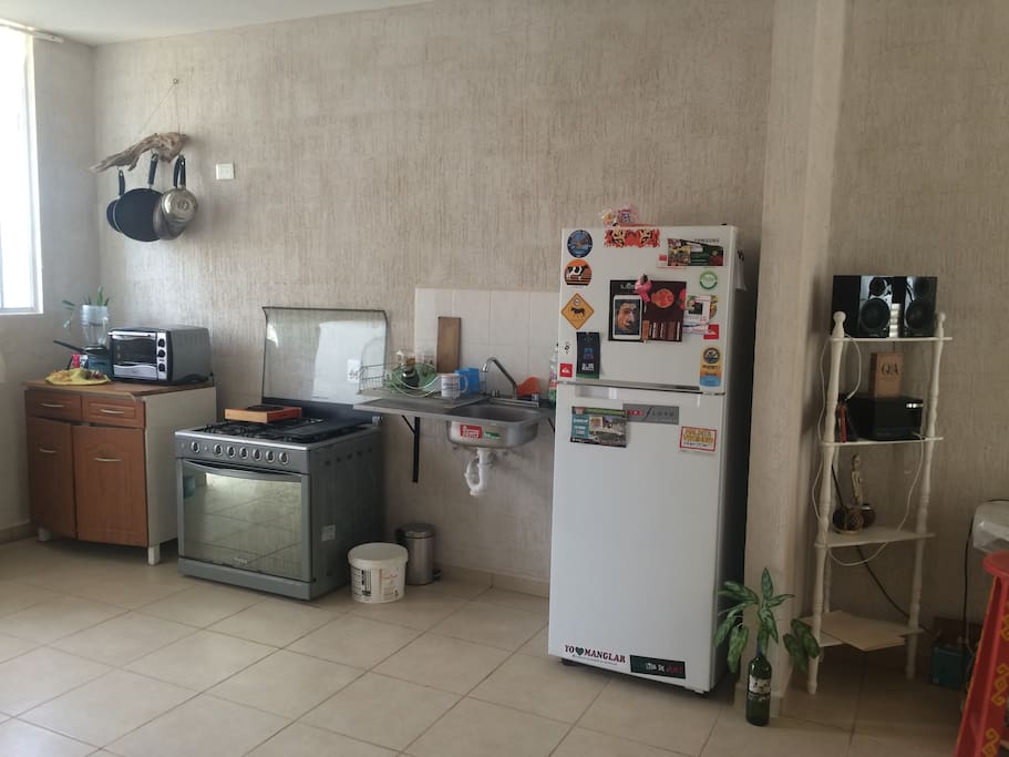 Kitchen (note: blender not working)