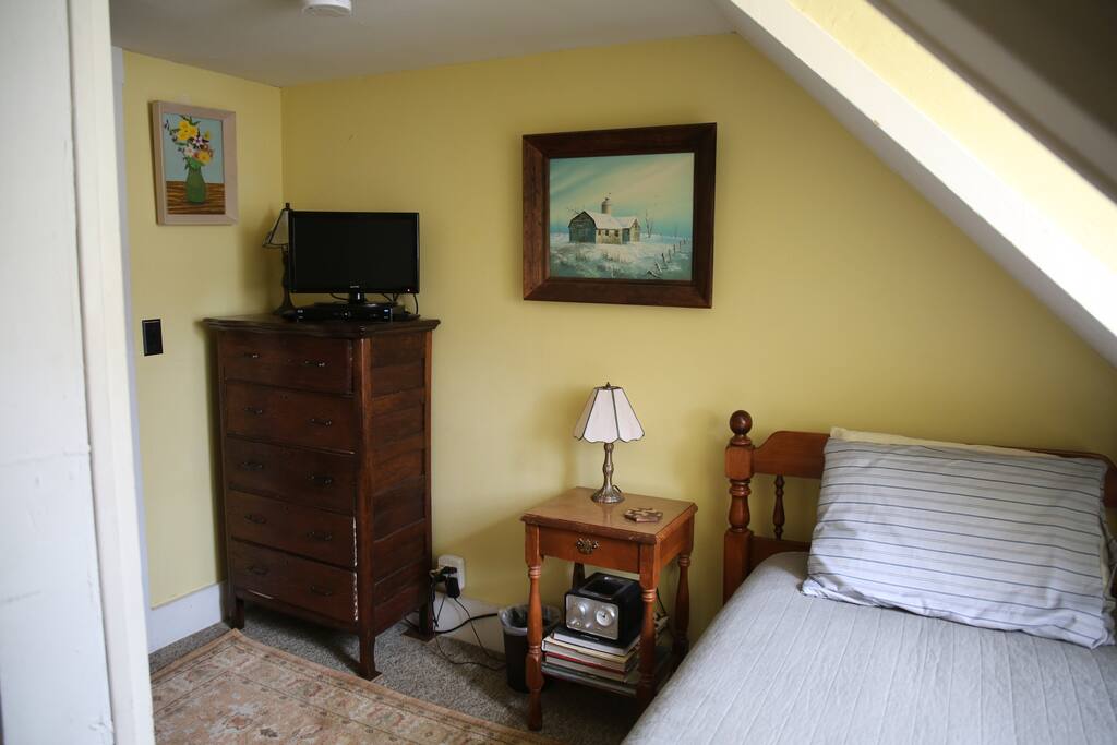 twin bed