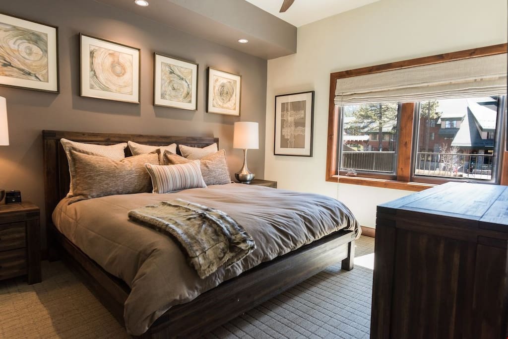 Please note that bedding configurations may vary per unit.