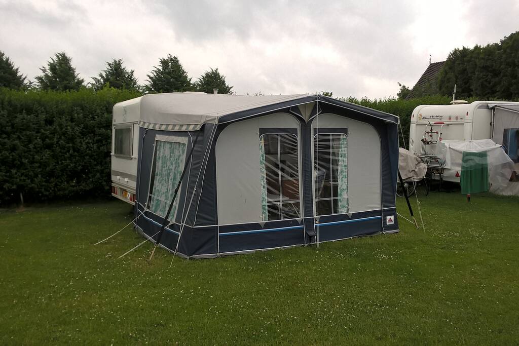 2 PERSOONS KNAUS CARAVAN