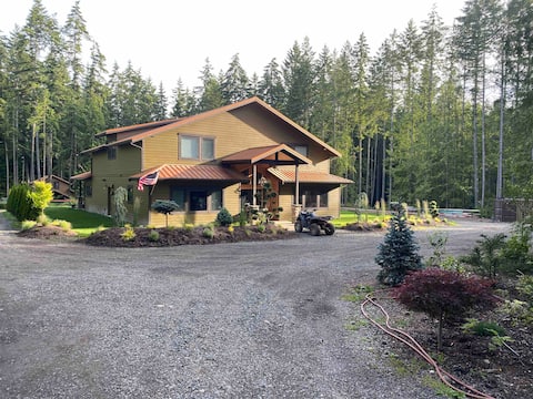Large Custom Home with Two Master Bedrooms