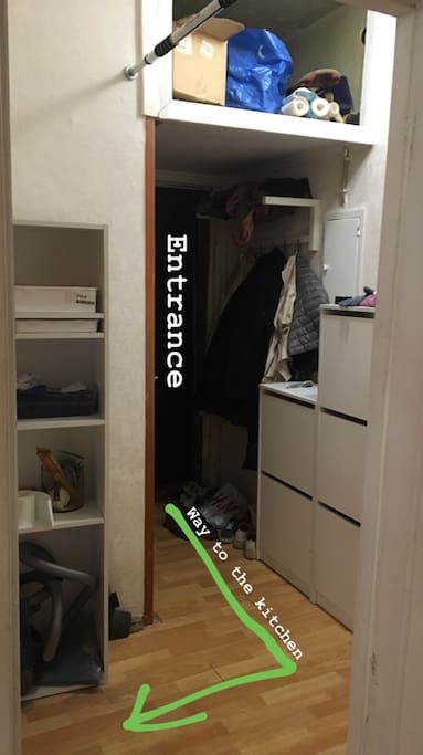 Entrance / Коридор и входная дверь